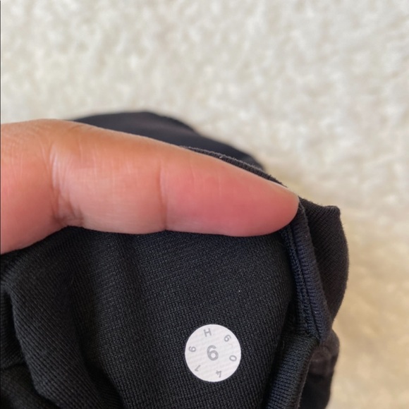 ❌SOLD❌Lululemon deep breath tight 28” - Picture 3 of 7